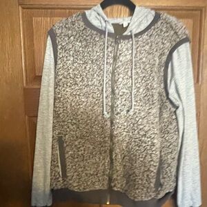 Zip up sweatshirt with fleece. One piece
Hem and Thread brand size Large